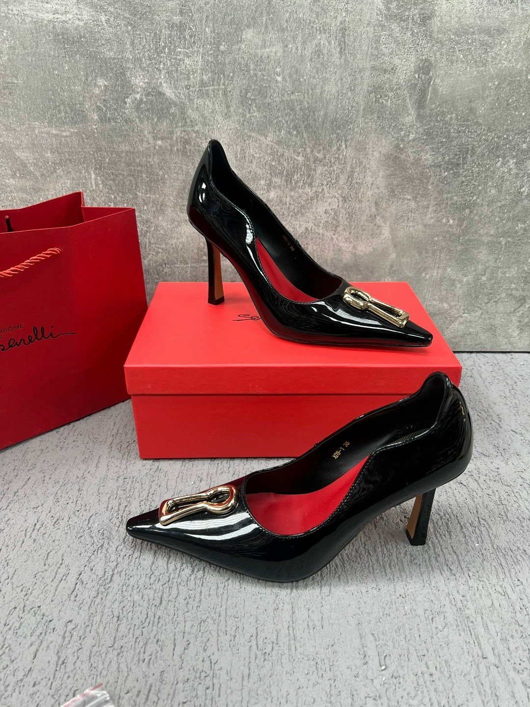 ,женские туфли лодочки,туфли valentino,женские туфли,туфли лакированные