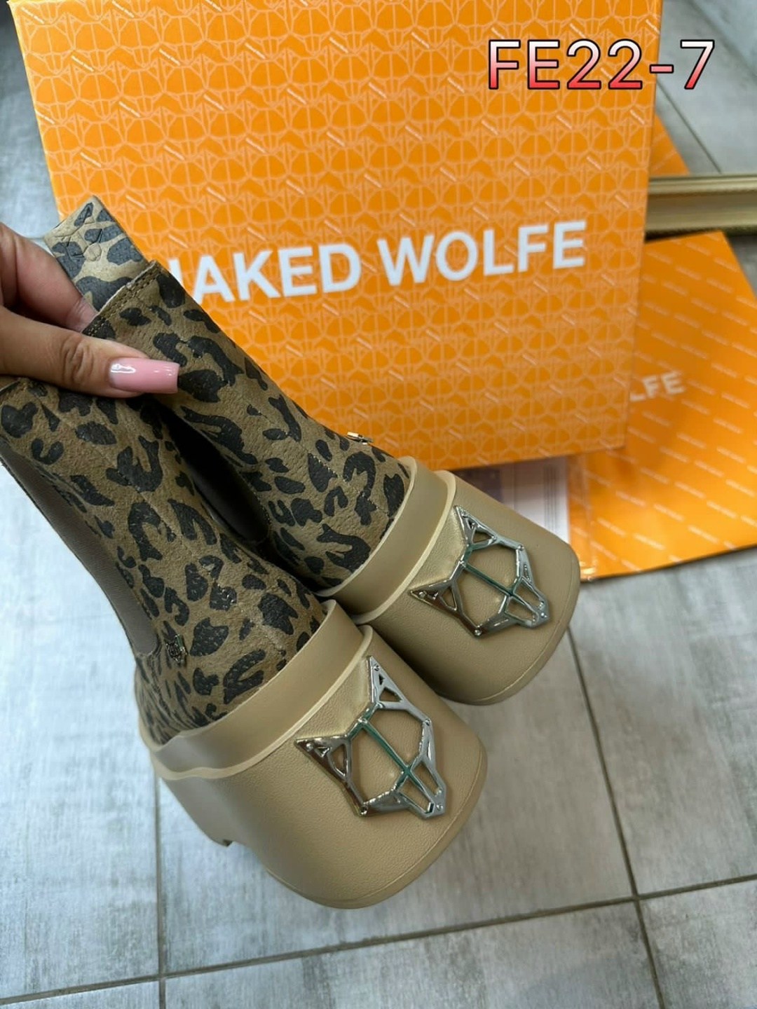 ,женские ботинки,женская ,модная ,модная женская