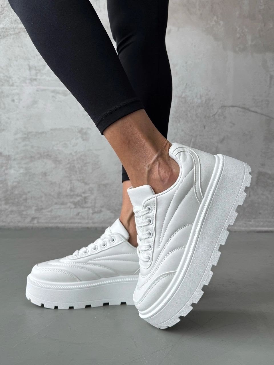 кроссовки на высокой подошве,белые кроссовки женские на высокой подошве,белые кроссовки с высокой подошвой,женские кроссовки,кроссовки на платформе