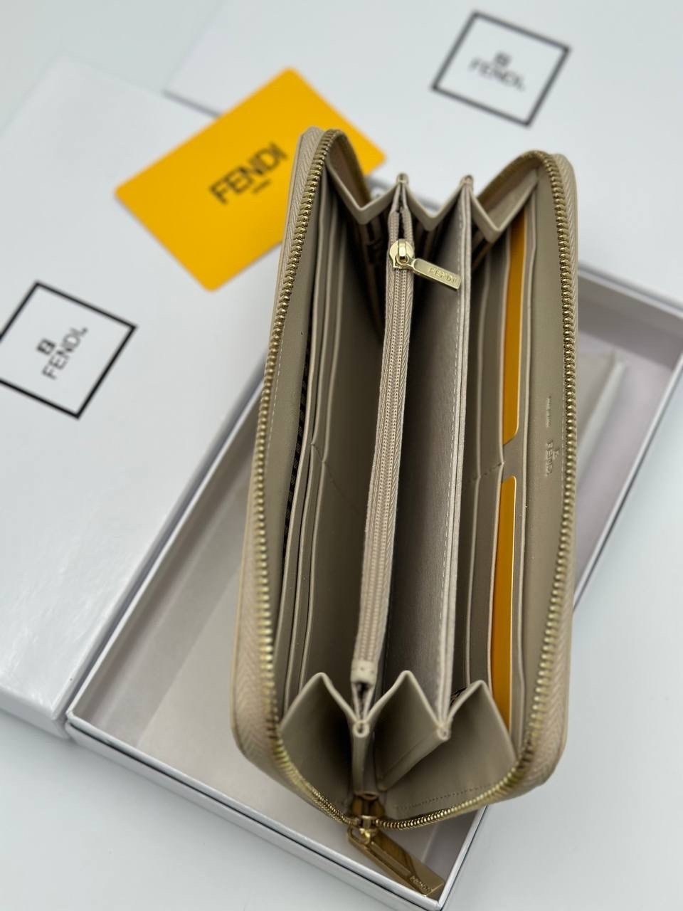 fendi женский кошелек,брендовый кошелек fendi,кошелек fendi,кошелек женский натуральная кожа кошелек,кошелек фенди женский