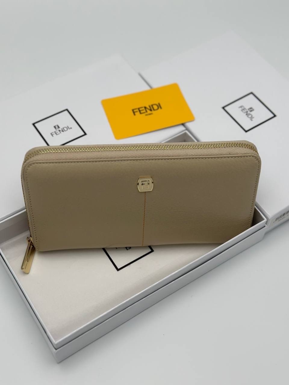 fendi женский кошелек,брендовый кошелек fendi,кошелек fendi,кошелек женский натуральная кожа кошелек,кошелек фенди женский