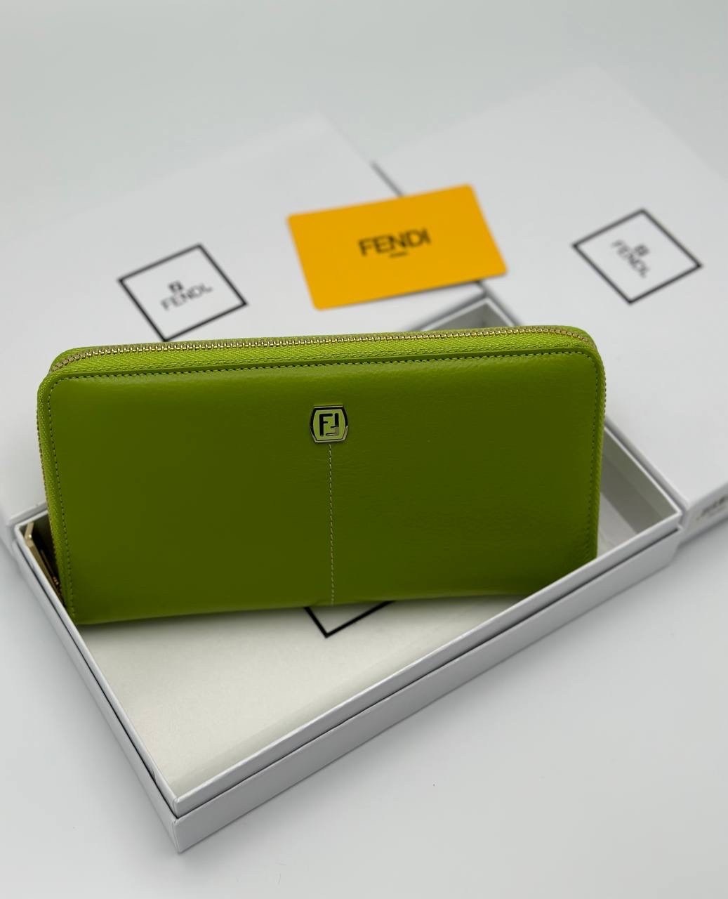 fendi женский кошелек,брендовый кошелек fendi,кошелек fendi,кошелек женский натуральная кожа кошелек,кошелек фенди женский