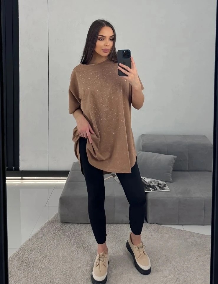 футболка оверсайз удлиненная со стразами tosha,женская футболка,футболки оверсайз женские,футболка оверсайз варенка со стразами серая варенка micca,футболка со стразами оверсайз temnaystar