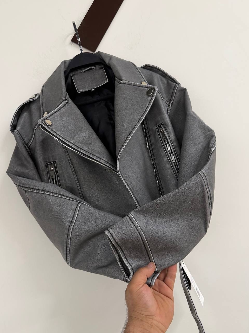 куртка косуха,косуха винтажная куртка кожаная oversize серая monyken,женская косуха,кожаная куртка косуха,куртка кожаная женская