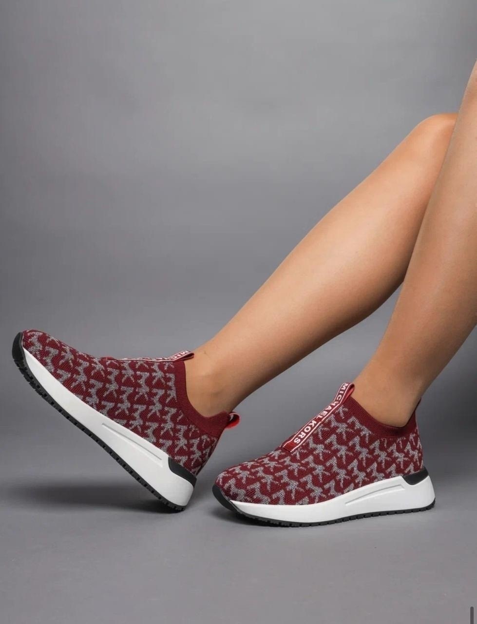 ,спортивная ,женская спортивная ,женские кроссовки,женская