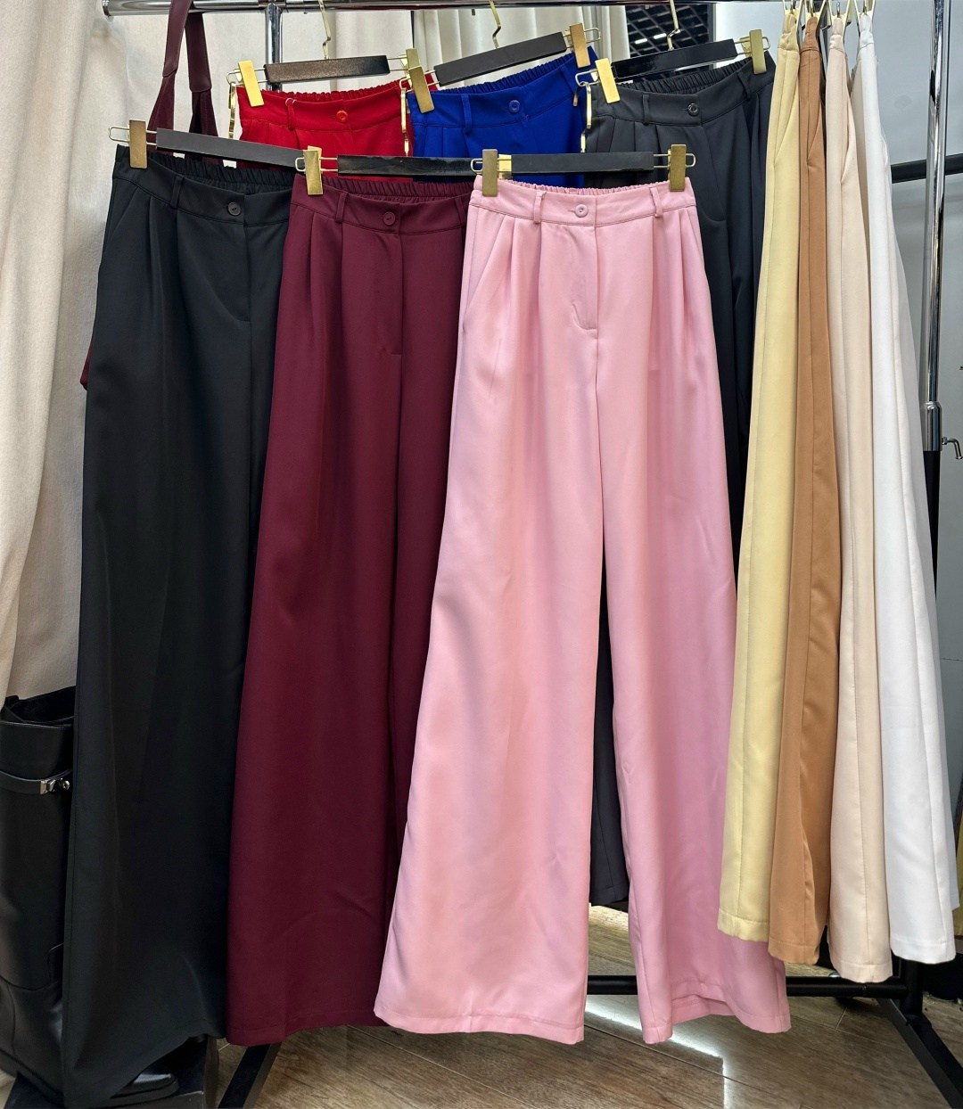 брюки палаццо,брюки палаццо офисный стиль,брюки модные,белые брюки палаццо,брюки стильные