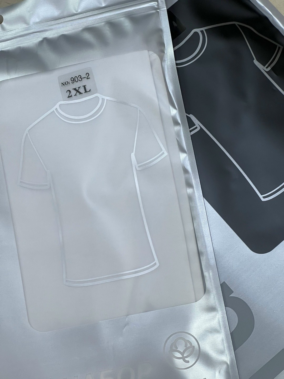 комплект футболка,футболки белые,пакет для одежды,упаковка одежды