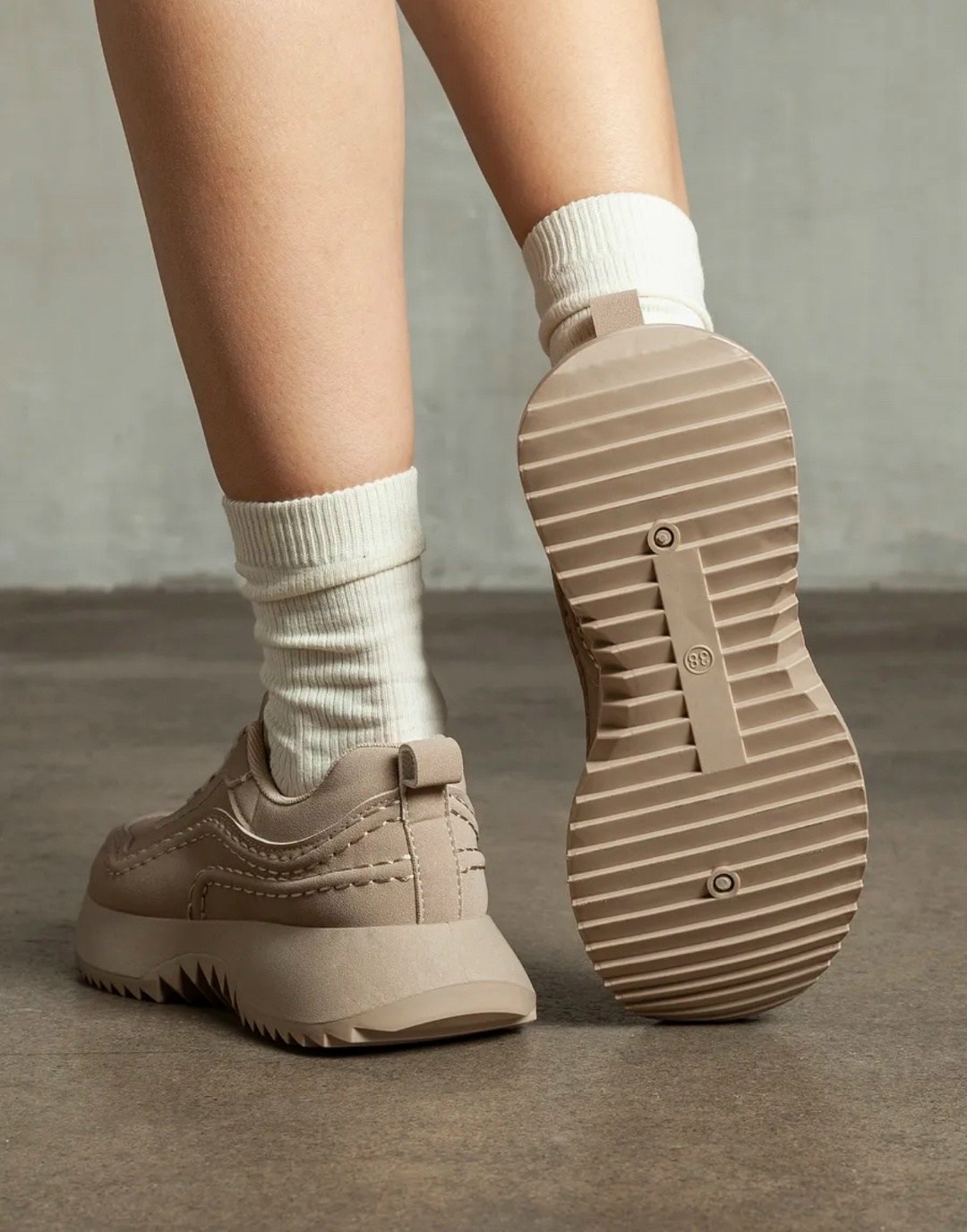 ,кроссовки женскиe,кроссовки бежевые,кроссовки для женщин,спортивная