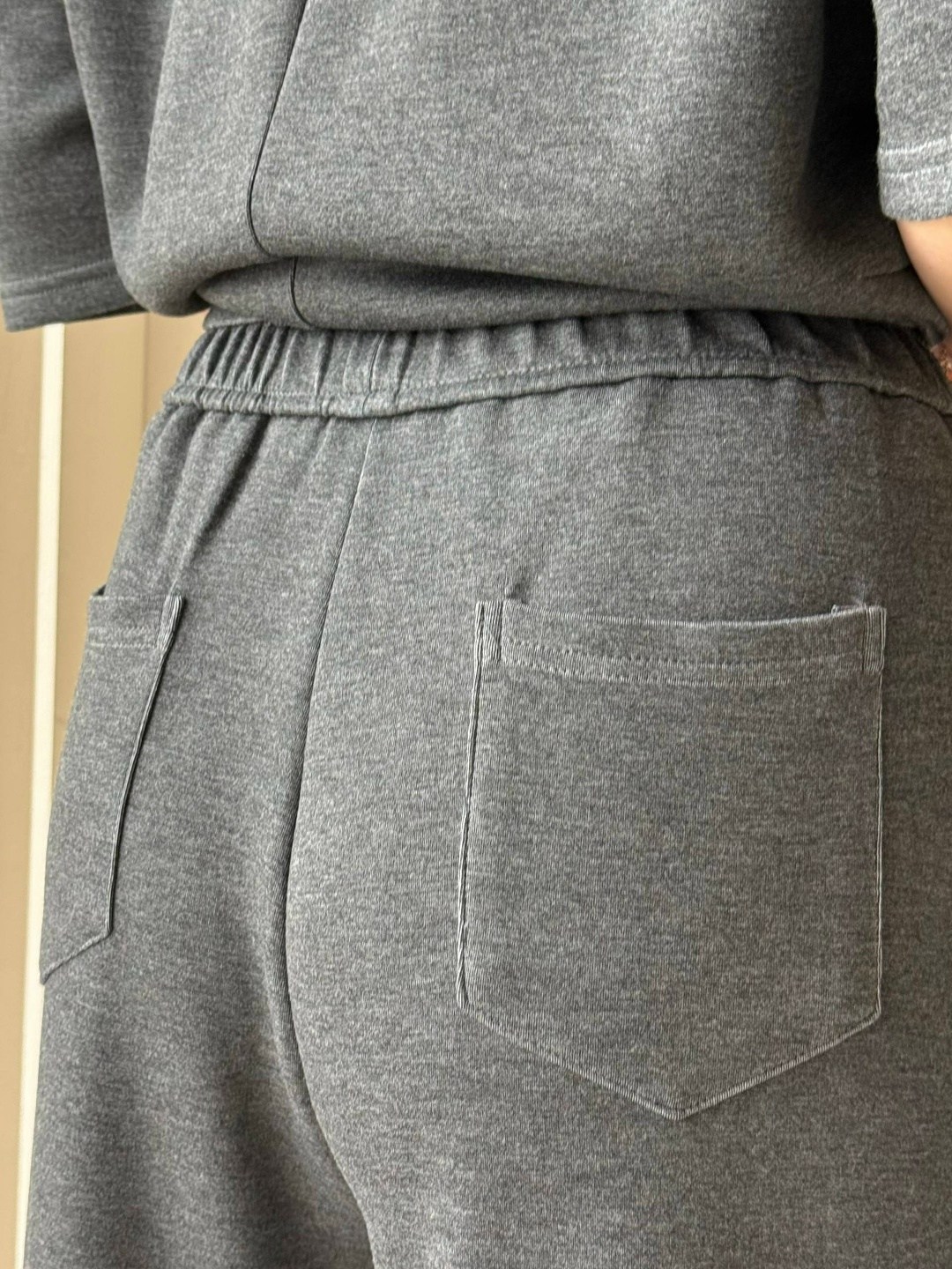 серые брюки,трикотажные брюки,широкие брюки,брюки прямые,спортивный брюки