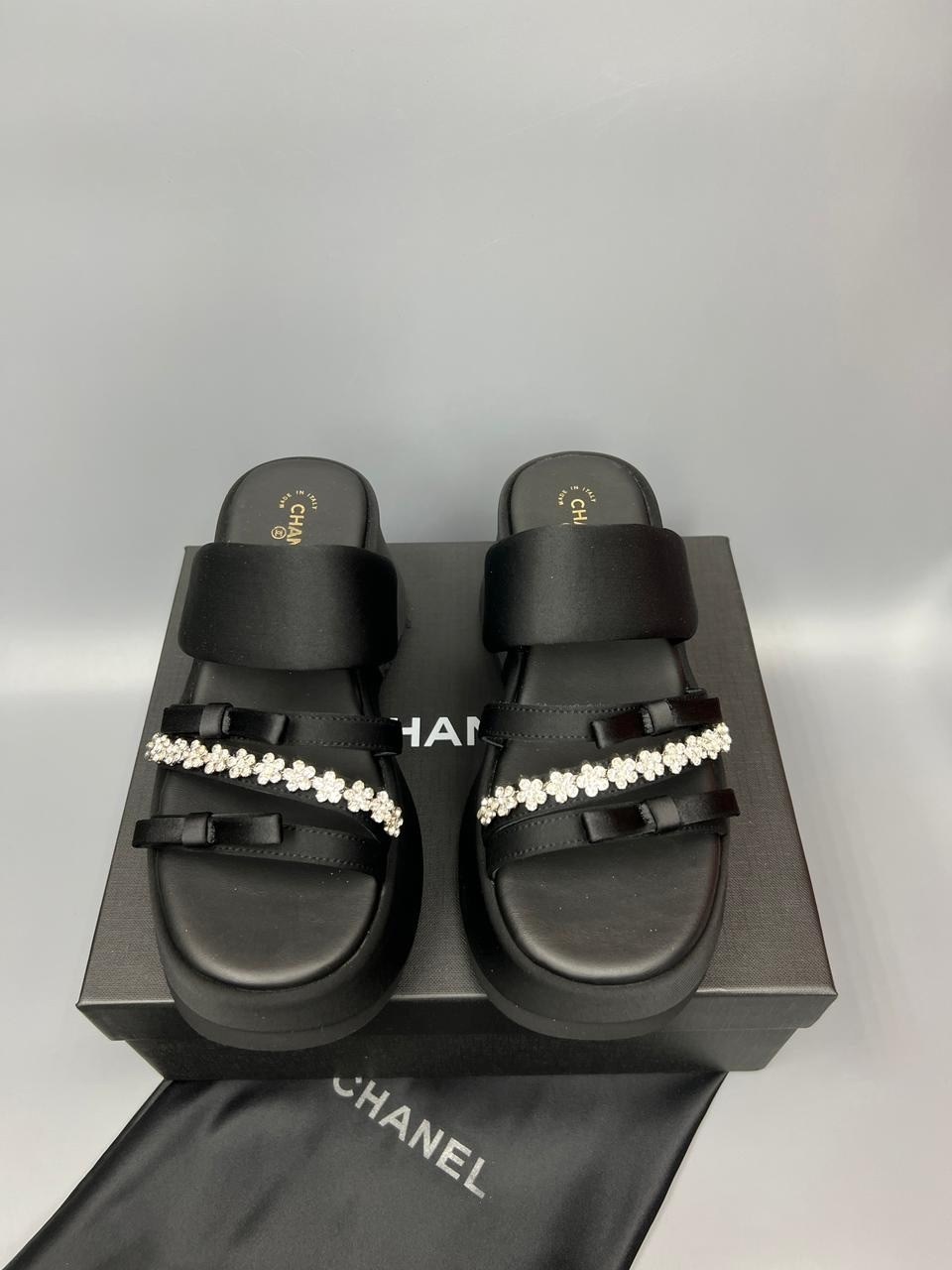 босоножки chanel,босоножки шанель,женские шлепанцы,модные шлепанцы,сандалии chanel