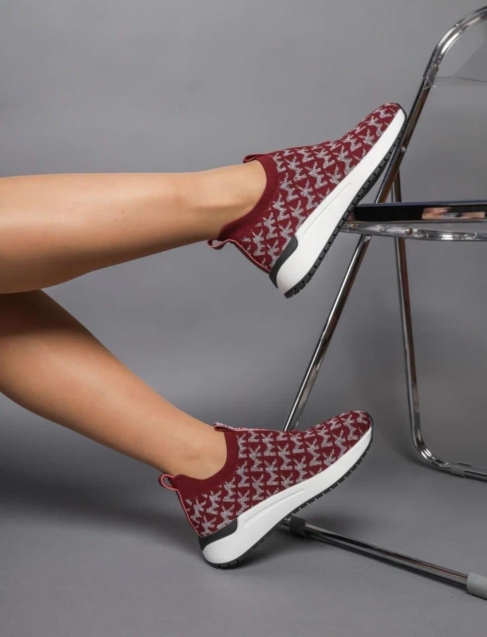 ,спортивная ,женская спортивная ,женские кроссовки,женская