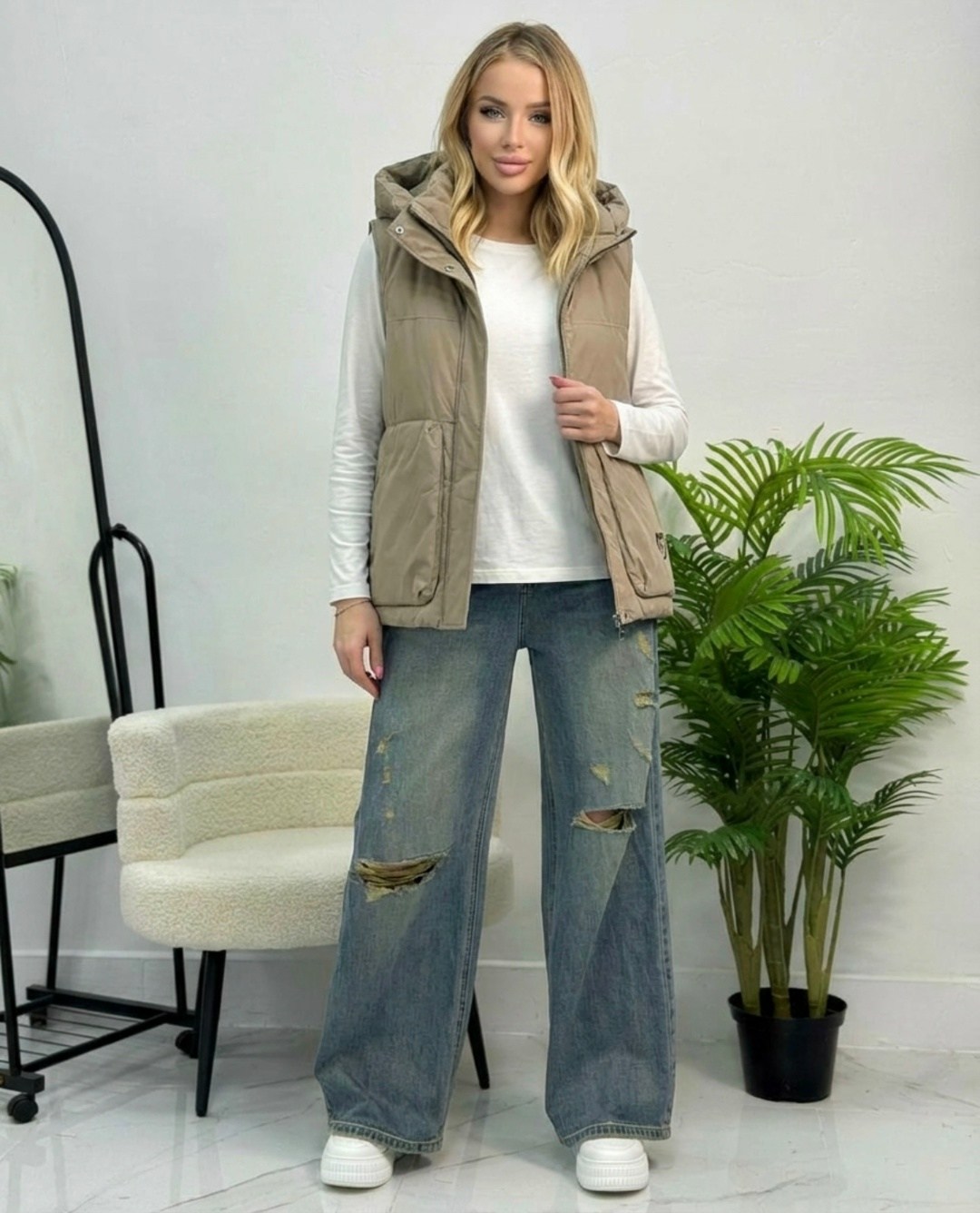 женская жилетка,жилетка,жилет,жилетка с капюшоном,женский жилет