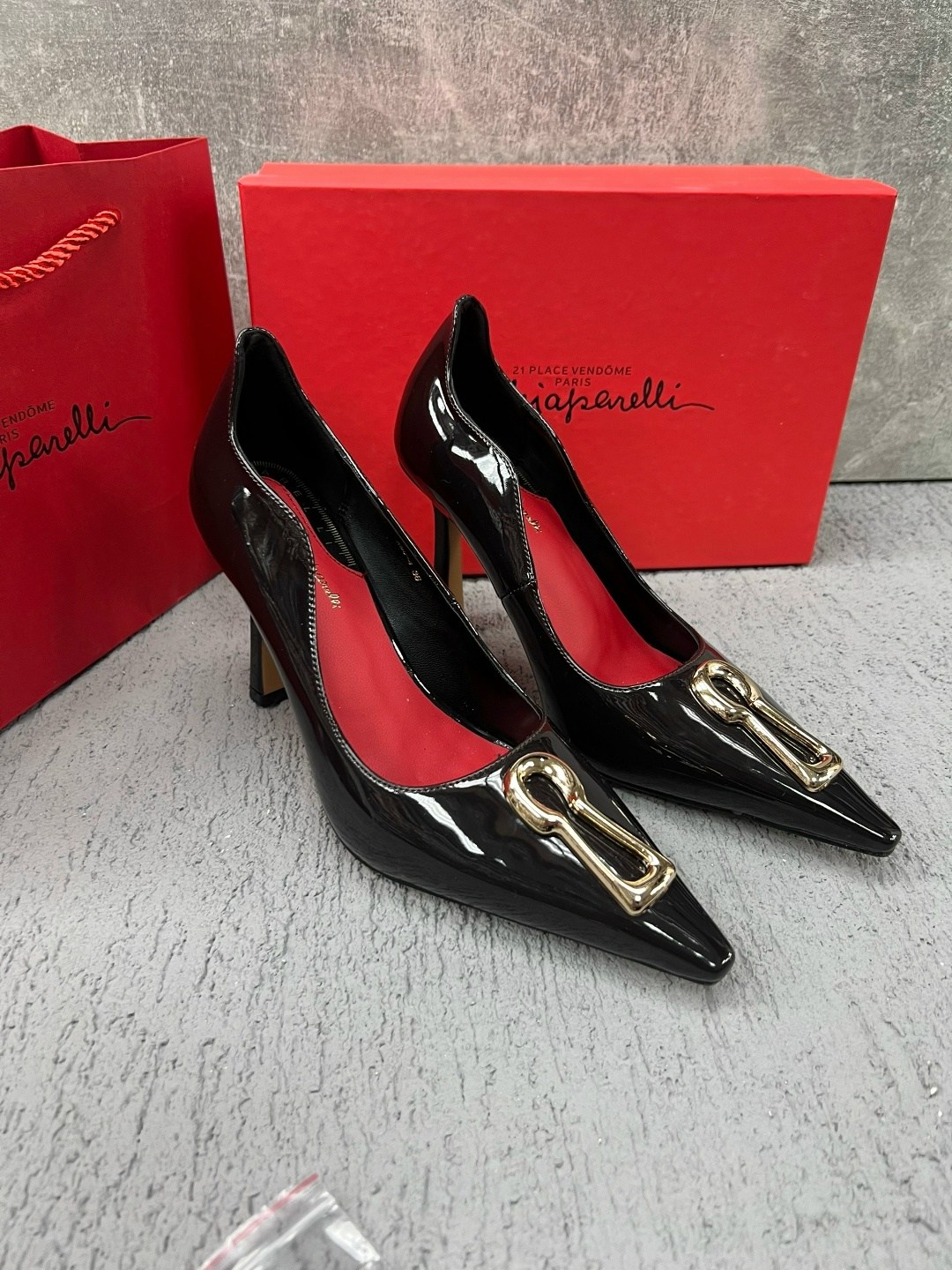 ,женские туфли лодочки,туфли valentino,женские туфли,туфли лакированные