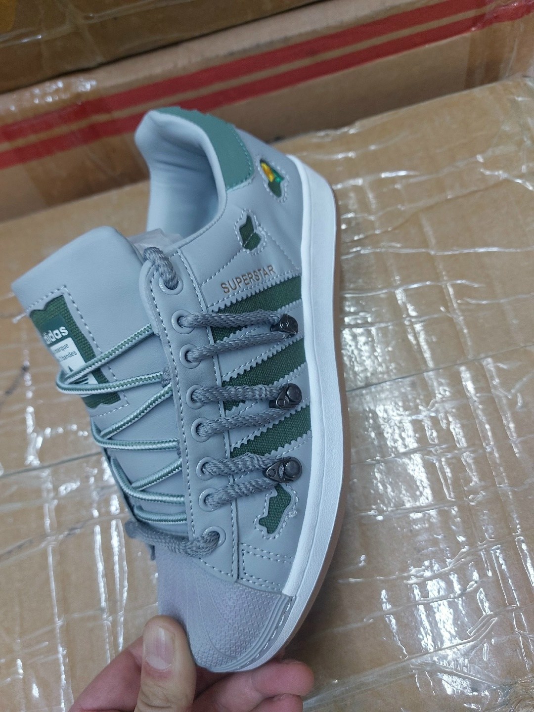 адидас суперстар женские золотые кроссовки,,адидас супер стар,adidas кроссовки женские 2026,adidas женские кроссовки superstar