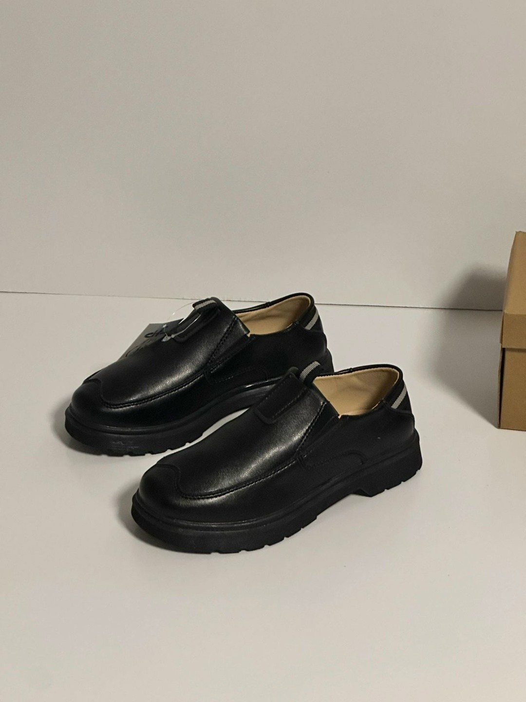 ,обуви,женская ,кожаные лоферы,лоферы женские