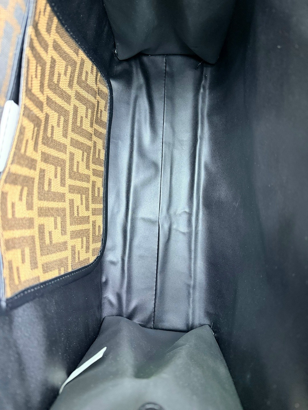 сумка fendi,сумка женская fendi,fendi сумка тоут,fendi сумка на плечо,сумка fendi roma