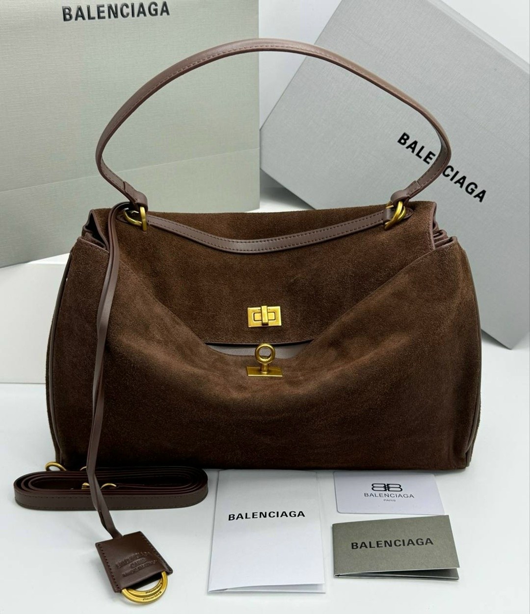 роскошная сумка из замши balenciaga rodeo,женская замшевая сумка balenciaga коричневая 35х23,сумка женская balenciaga натуральная замша,сумка замшевая balenciaga родео,замшевая сумка balenciaga rodeo