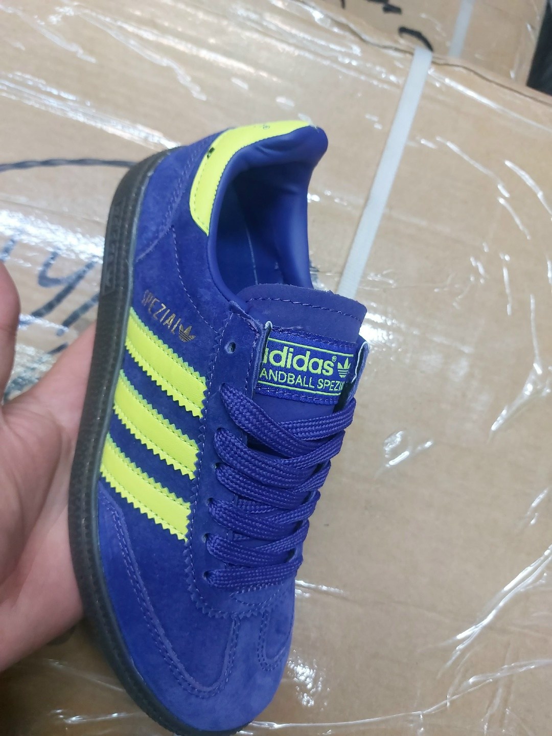 кроссовки adidas originals handball spezial,adidas moscow кроссовки spezial,adidas spezial moscow zil,adidas кроссовки handball spezial,кроссовки adidas spezial