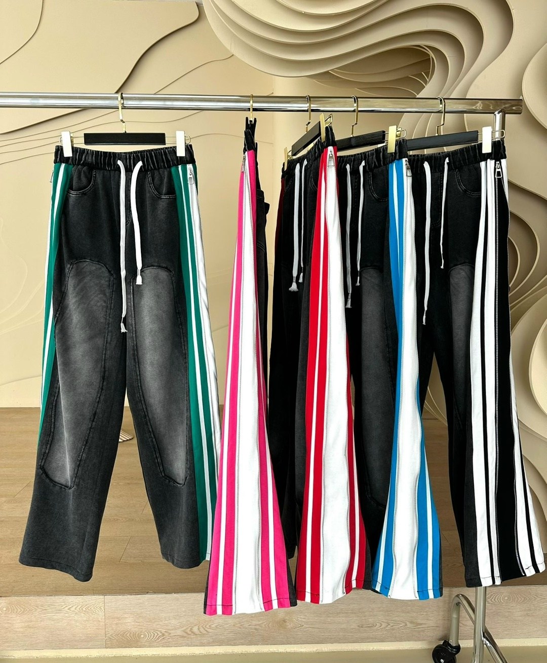 джинсы комбинированные,женские джинсы,джинсы спортивные,одежда джинсы,джинсы с полосками