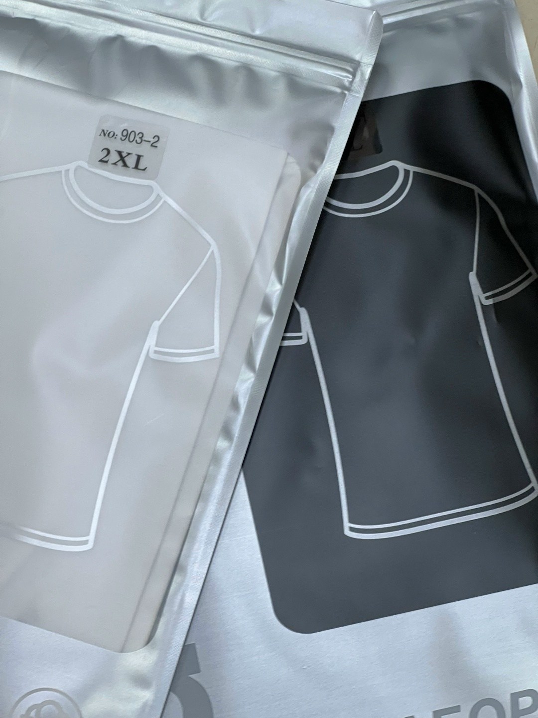 комплект футболка,футболки белые,пакет для одежды,упаковка одежды