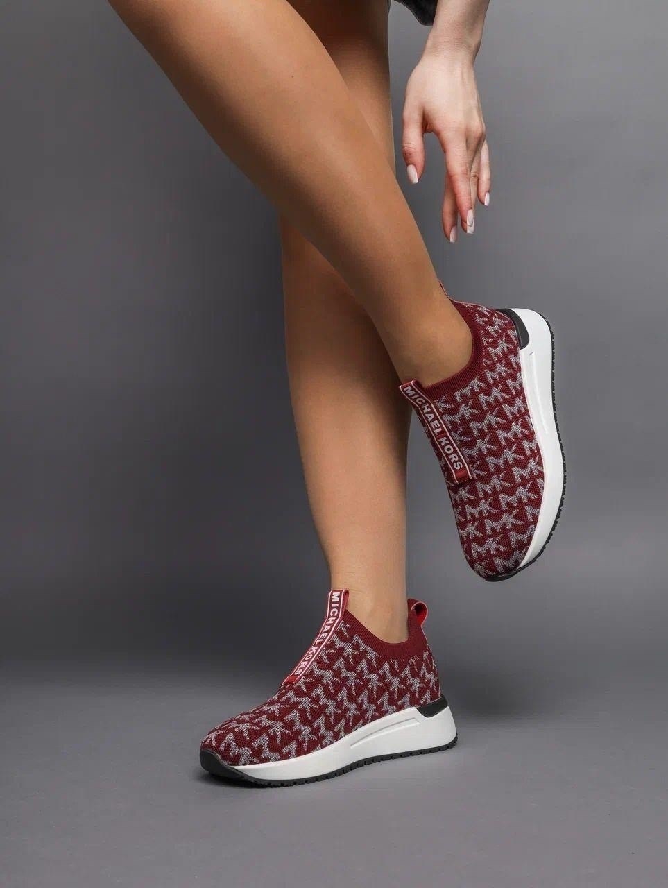 ,спортивная ,женская спортивная ,женские кроссовки,женская