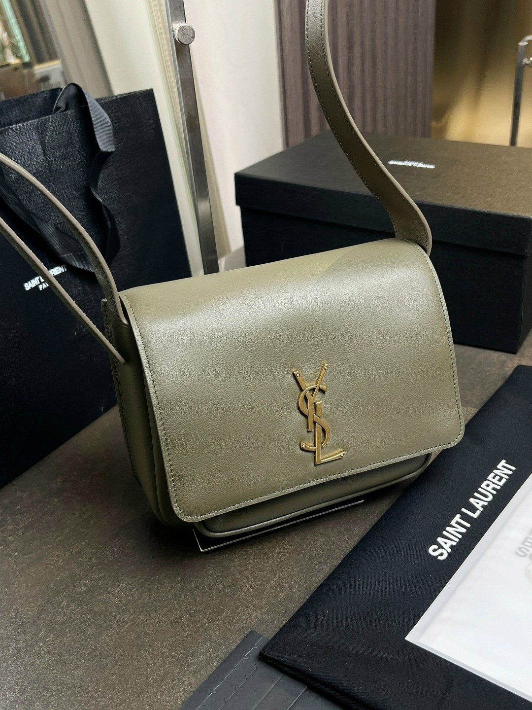 yves saint laurent сумка,yves saint laurent сумка на плечо,сумка saint laurent,saint laurent сумка на плечо,сумка модная