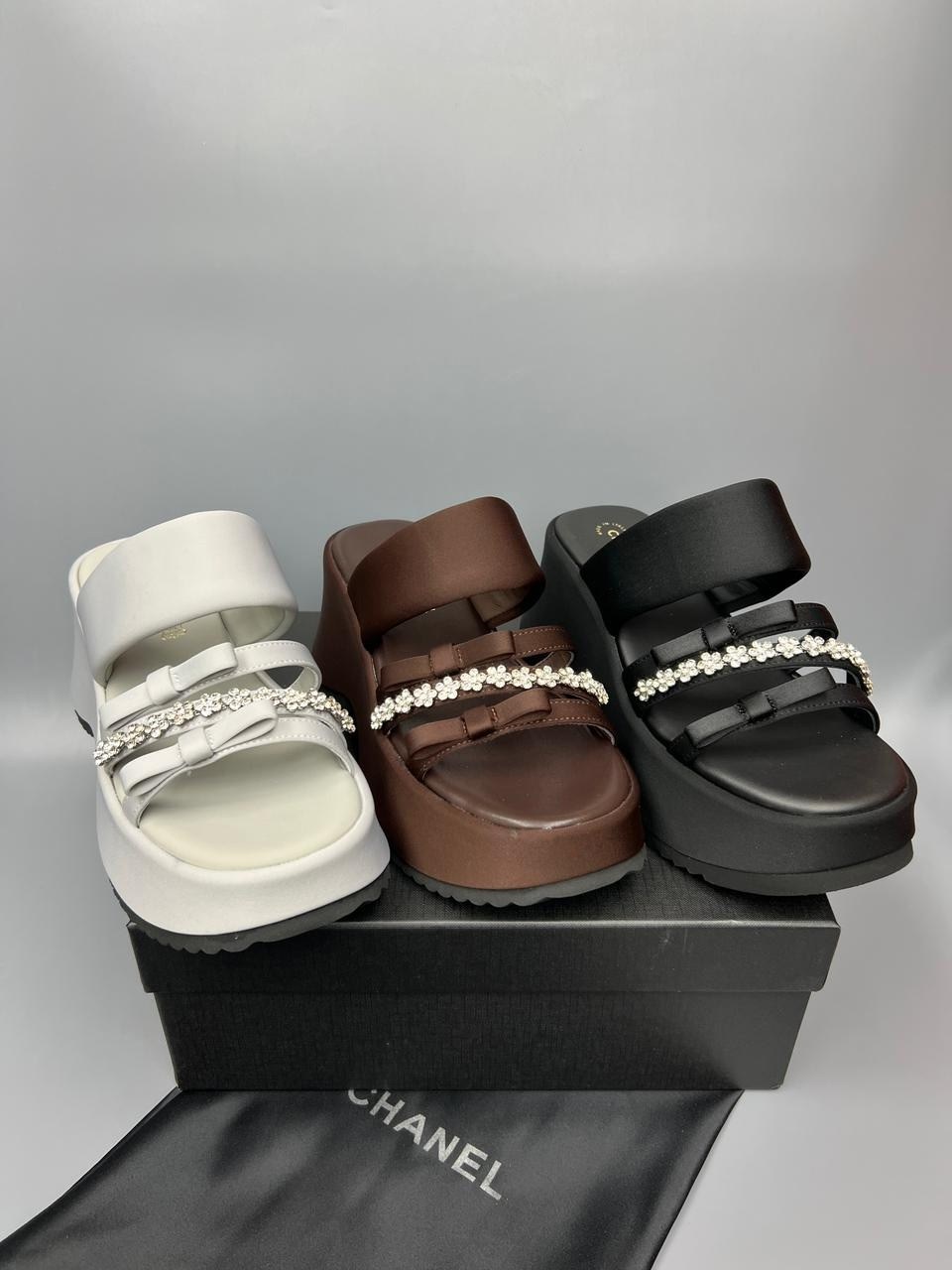 босоножки chanel,босоножки шанель,женские шлепанцы,модные шлепанцы,сандалии chanel