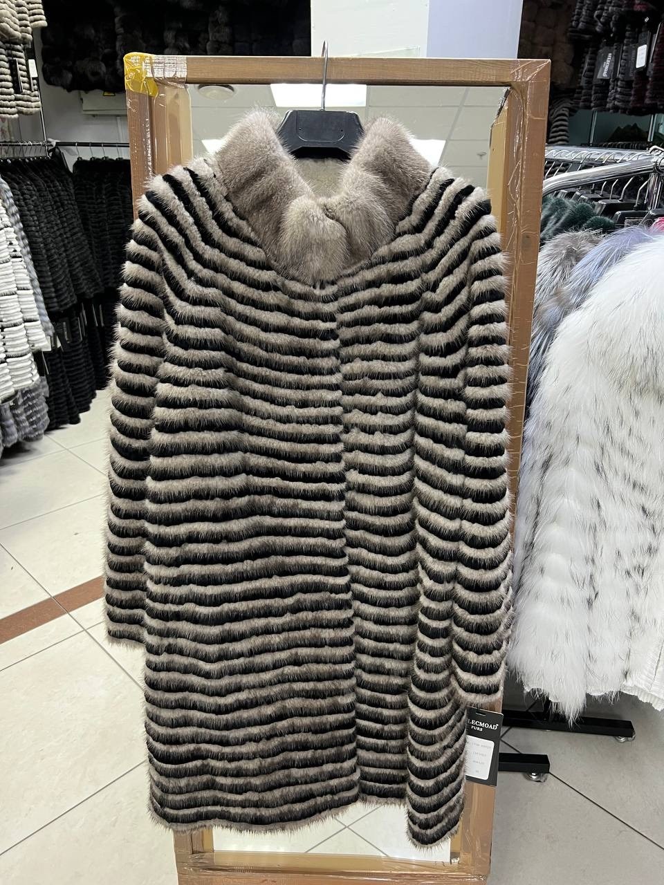 норковое пальто на трикотажной основе,меховое пальто из норки на трикотажной основе,пальто из норки на трикотажной основе,пальто из вязаной норки,вязаное норковое пальто