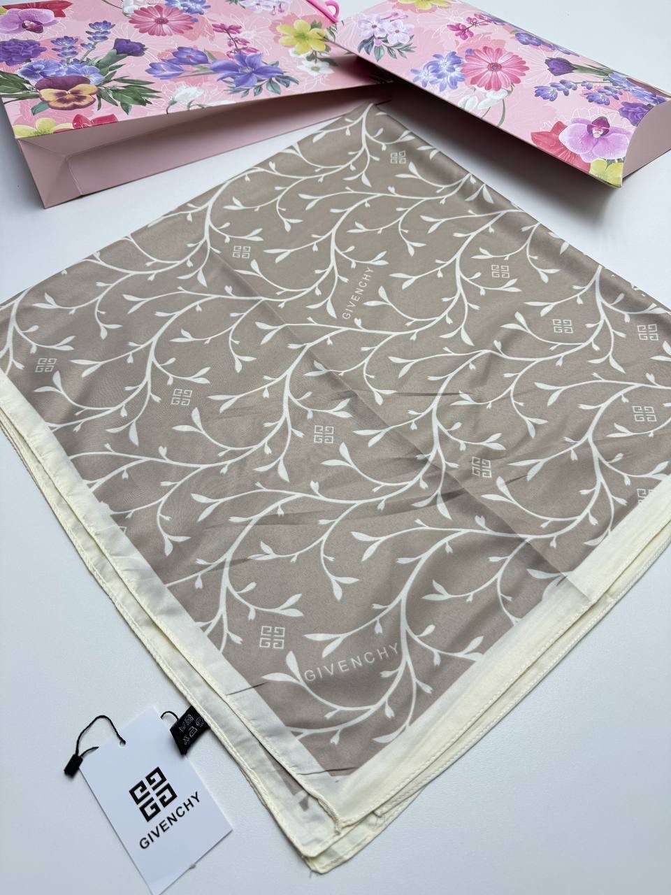 брендовый платок,шелковый платок,женские платки,платок,палантин платок