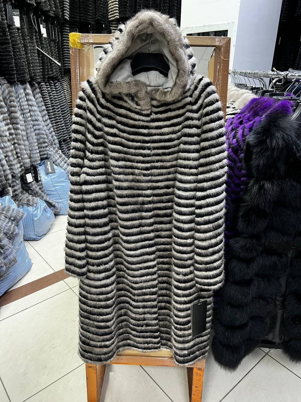 меховое пальто из норки на трикотажной основе,меховое пальто,норковое пальто,пальто из вязаной норки,пальто из норки на трикотажной основе