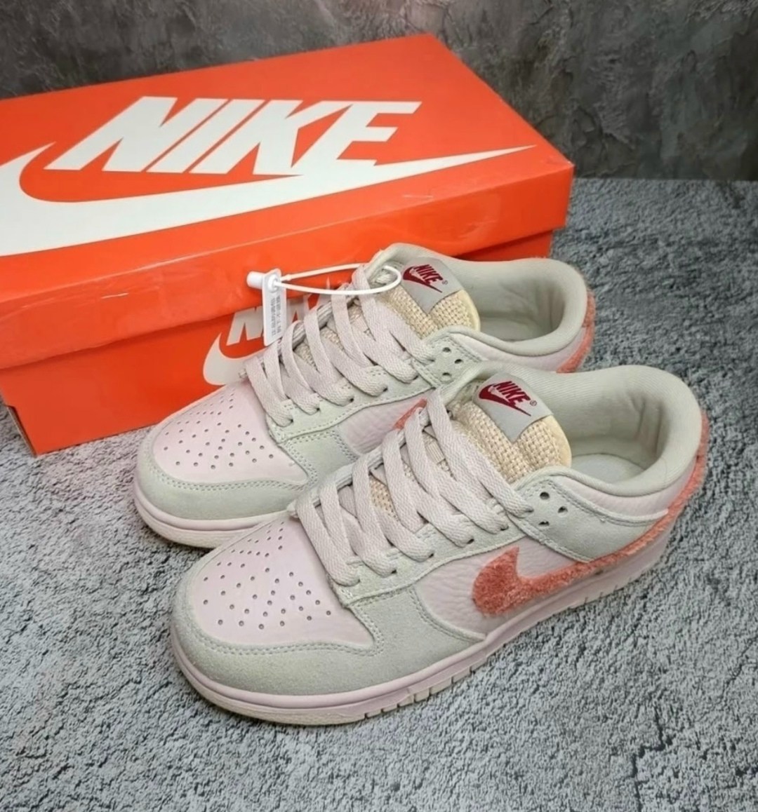 nike dunk low fossil rose,кроссовки женские nike dunk low,кроссовки nike dunk low,кроссовки nike dunk low premium 'fossil rose', белый,кроссовки