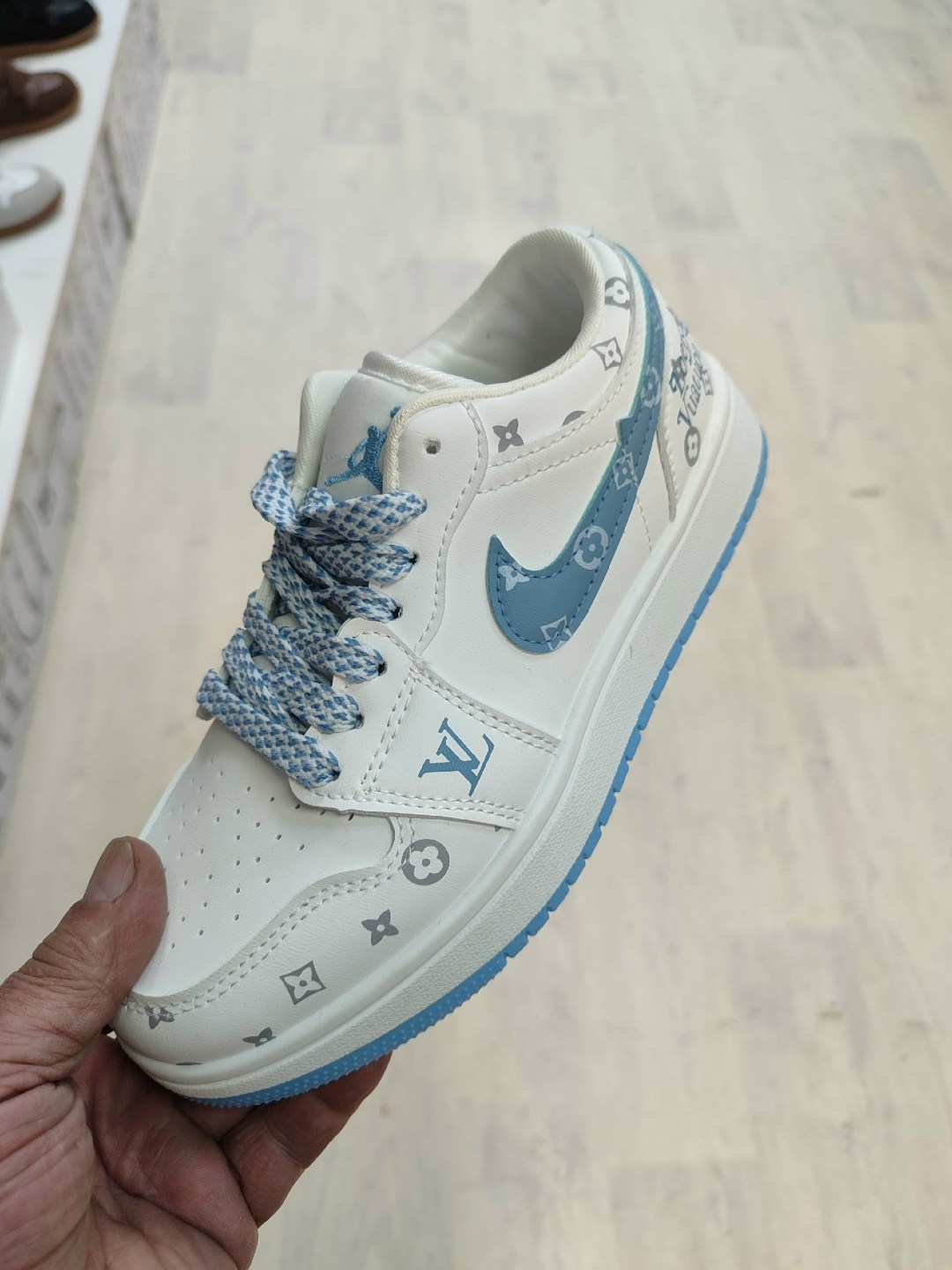 кроссовки,,кроссовки женскиe,повседневные кроссовки,найк эйр форс луи виттон