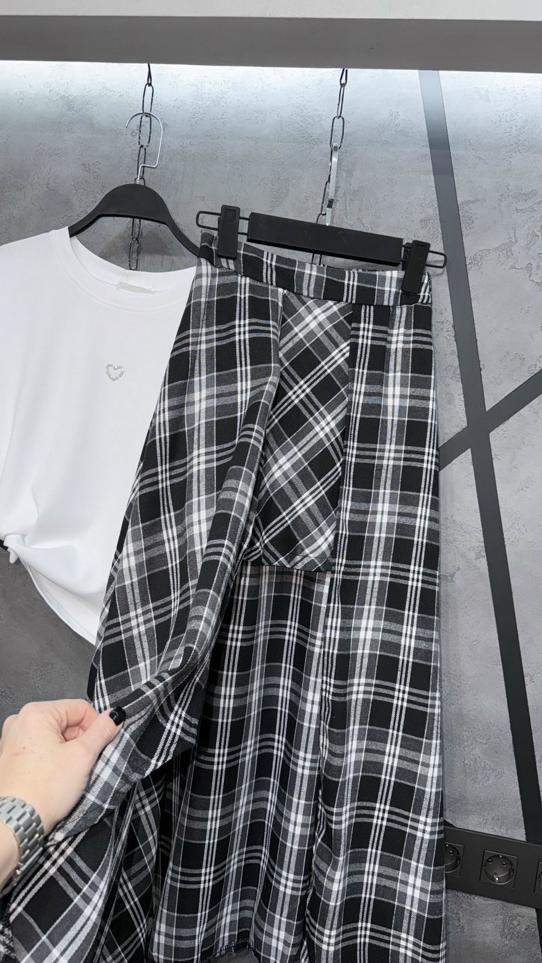 брюки женские клетчатые в стиле эмо,широкие брюки в клетку,штаны в клетку,брюки в клетку,брюки женские свободные клетчатые с широкими штанинами