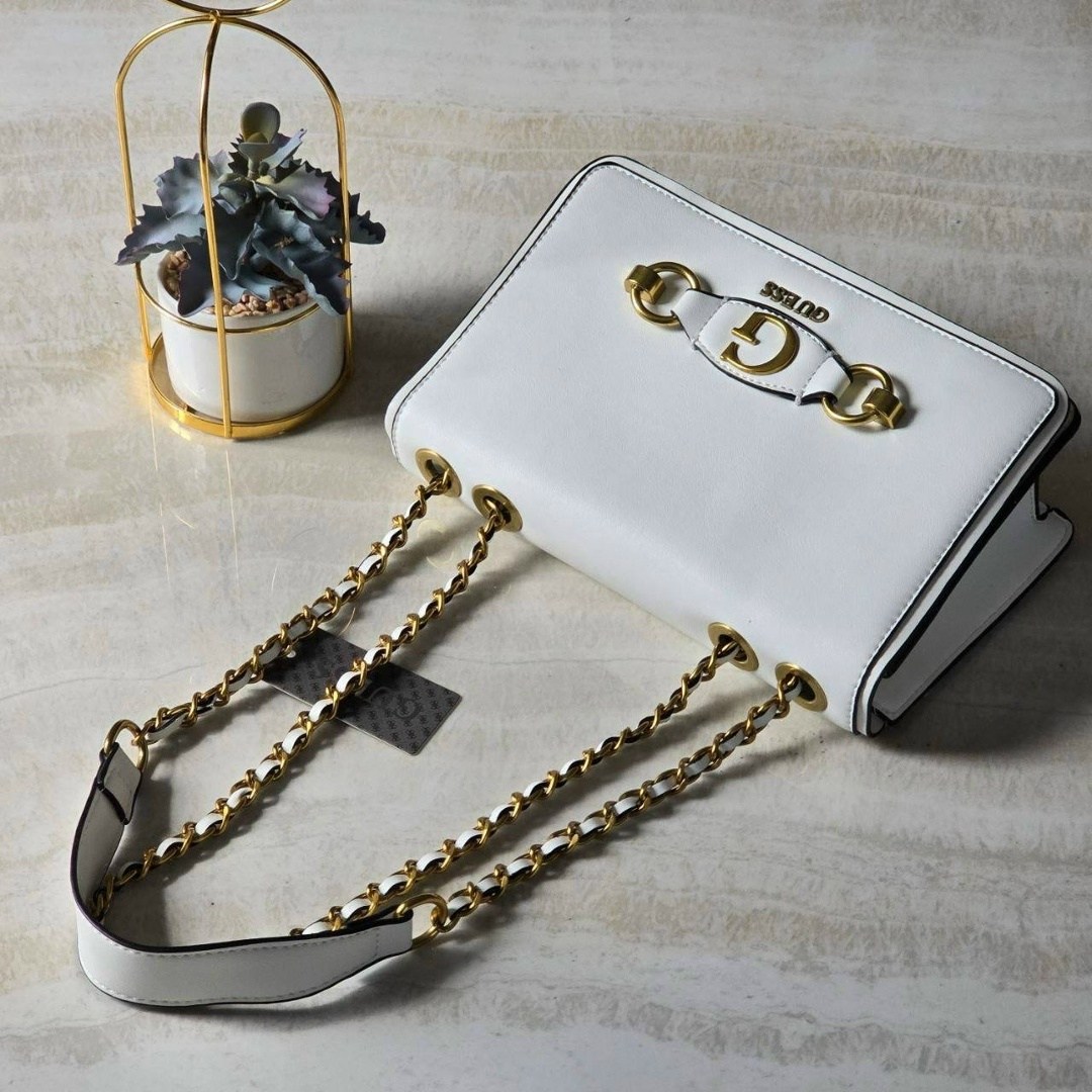 сумка белая guess,guess сумка,сумка женская guess,guess сумка на плечо,guess сумка кросс боди