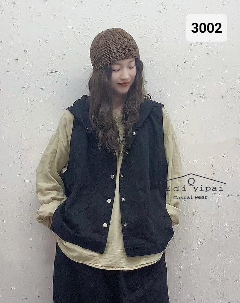 жилет с капюшоном,женский жилет с капюшоном,безрукавка с капюшоном,жилет с карманами,повседневная куртка