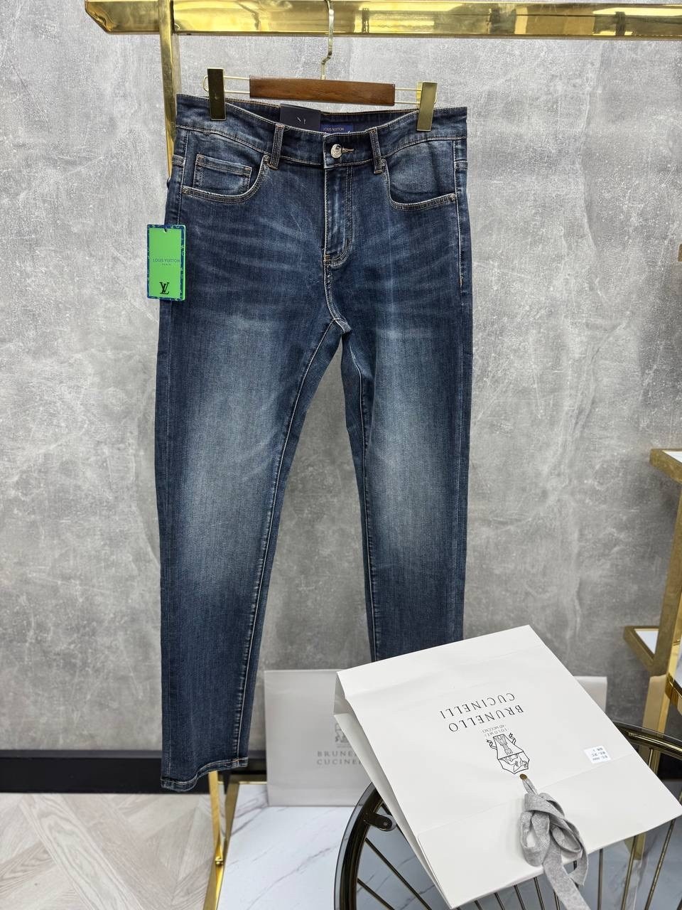 джинсы louis vuitton,мужские джинсы louis vuitton,мужские джинсы louis vuitton из денима,джинсы louis vuitton синие,louis vuitton мужская размер 38 с логотипом джинсы