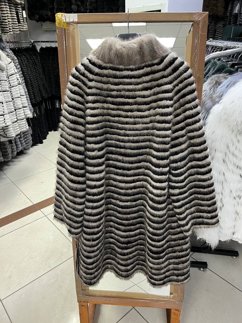 норковое пальто на трикотажной основе,меховое пальто из норки на трикотажной основе,пальто из норки на трикотажной основе,пальто из вязаной норки,вязаное норковое пальто