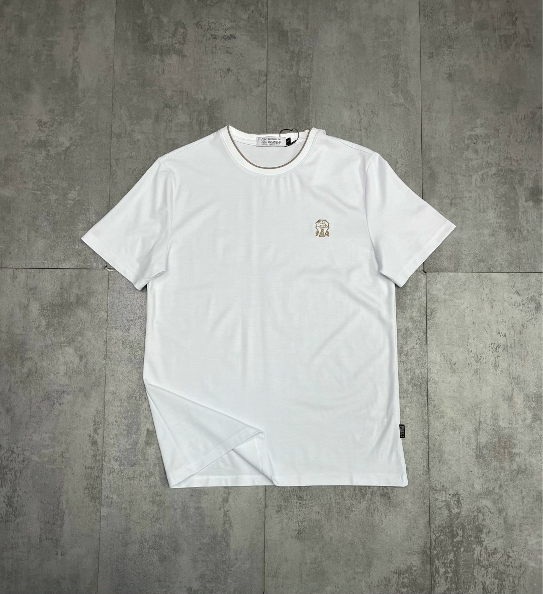 мужская футболка,футболки для мужчин,футболки модные,футболка,футболка белая мужская