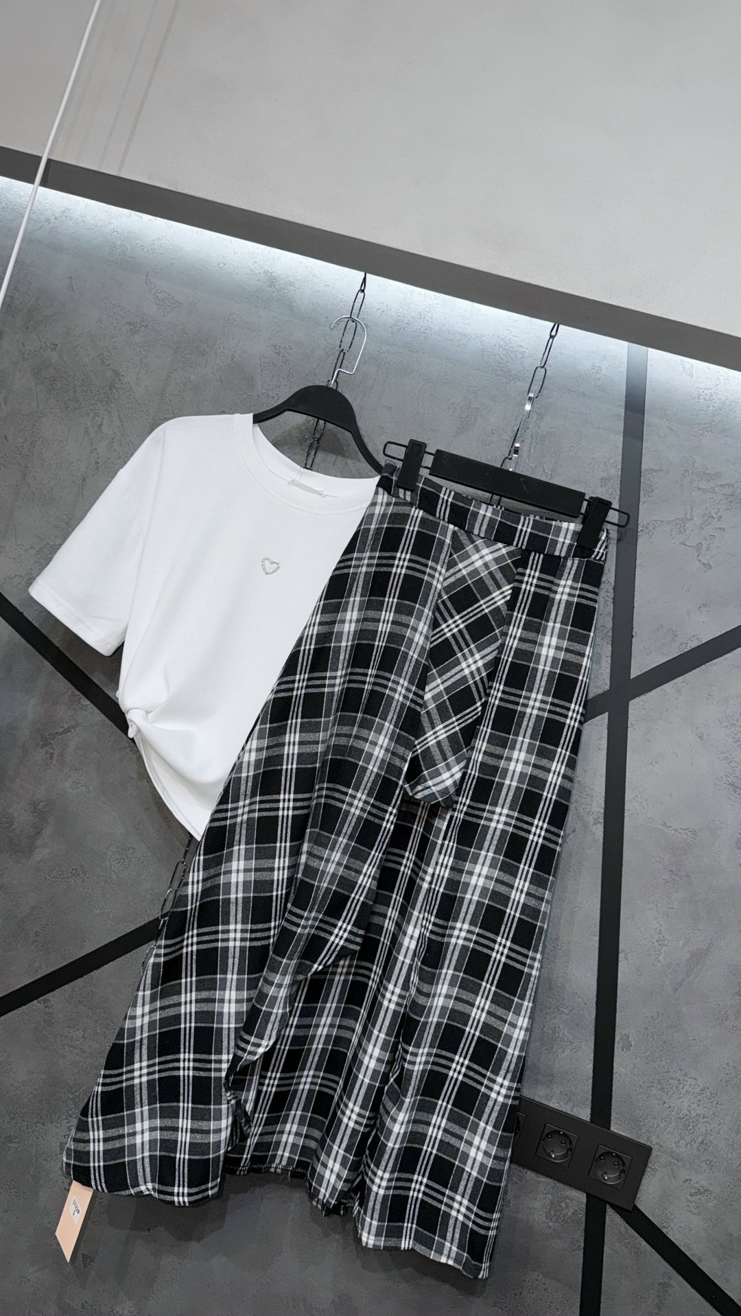 брюки женские клетчатые в стиле эмо,широкие брюки в клетку,штаны в клетку,брюки в клетку,брюки женские свободные клетчатые с широкими штанинами