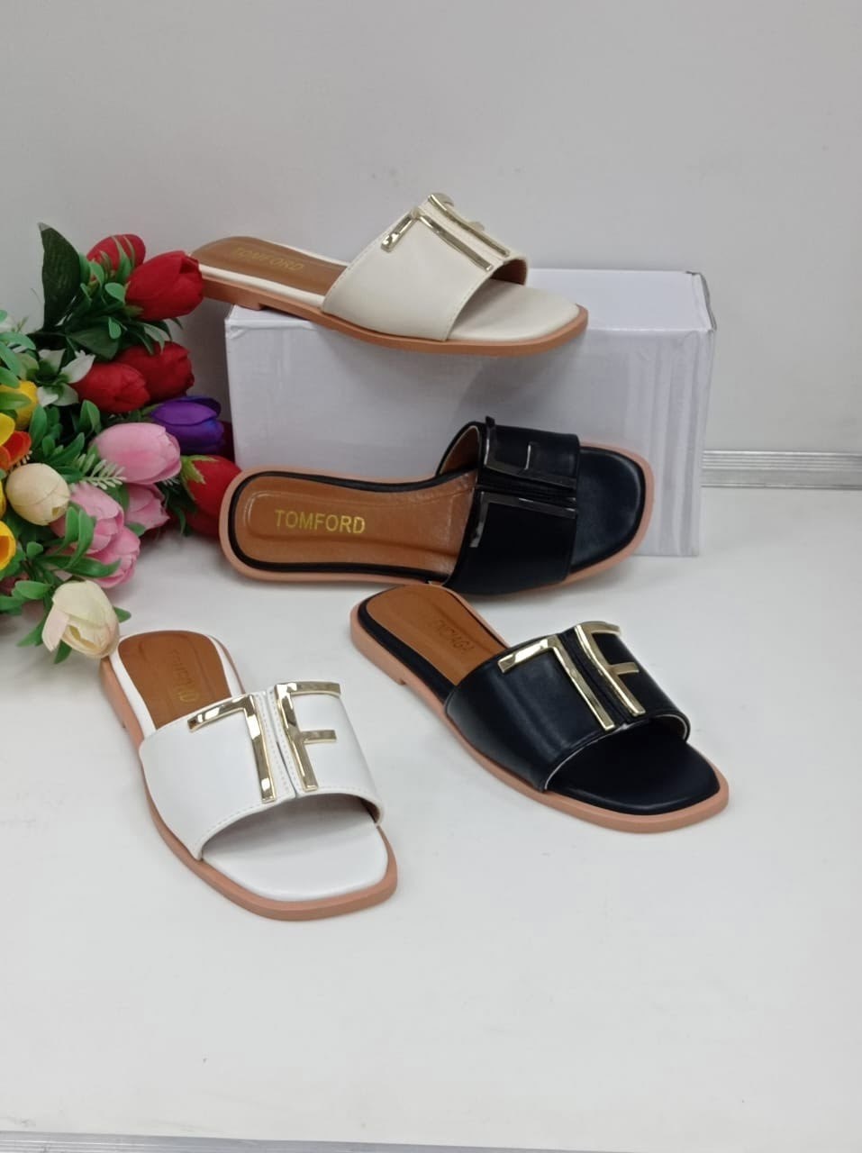 шлепки женские,женские шлепанцы,,модные шлепанцы,модные босоножки