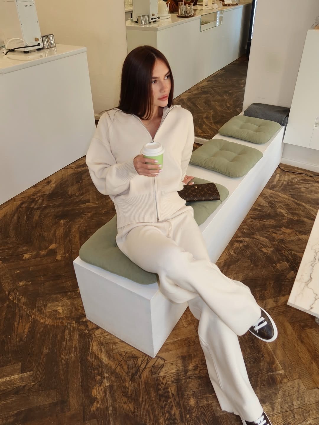 брючный костюм,трикотажные костюмы,костюм белый,повседневный костюм,женский костюм