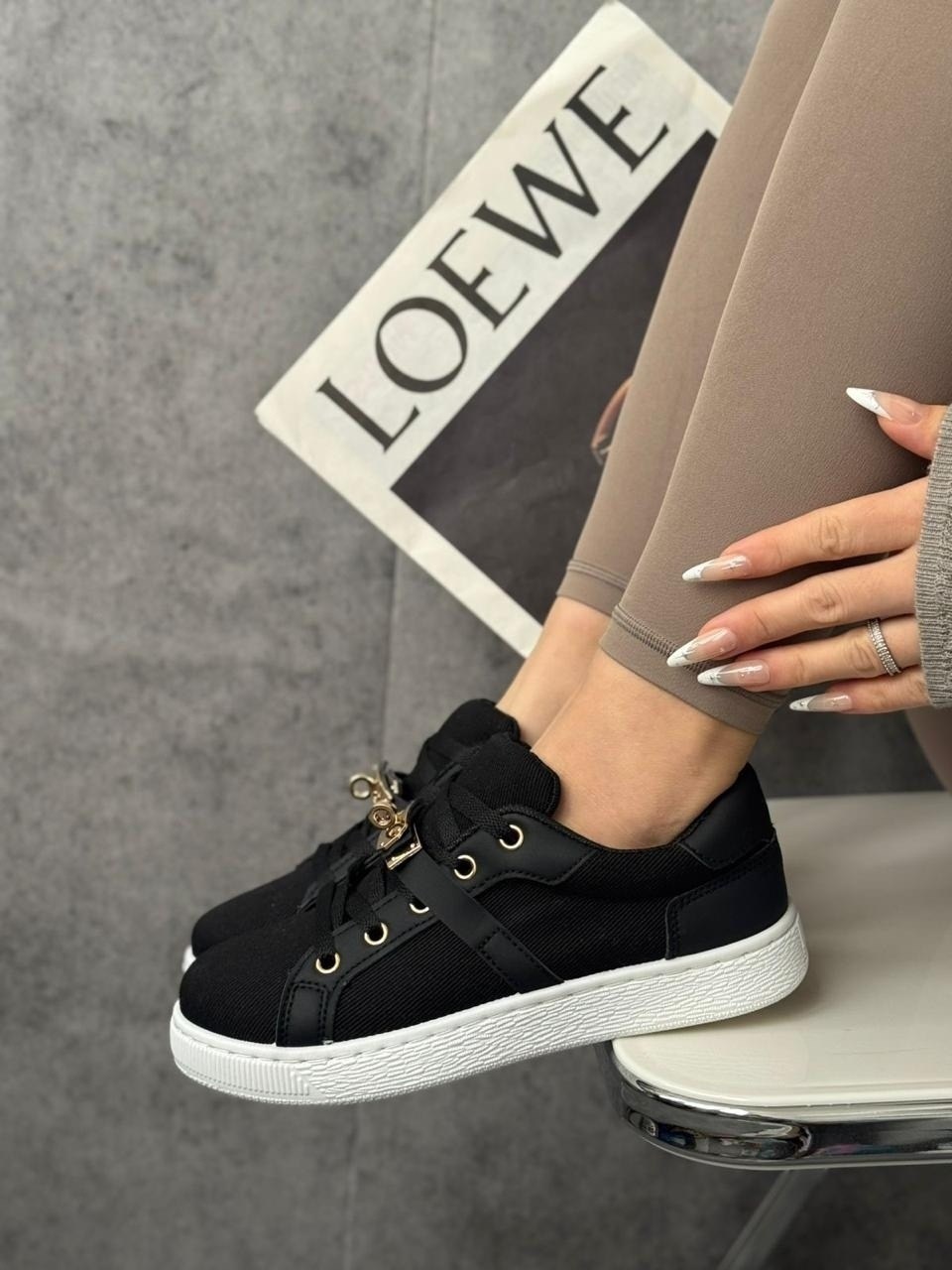 ,женские кроссовки,кеды женски,белые женские кроссовки,спортивная