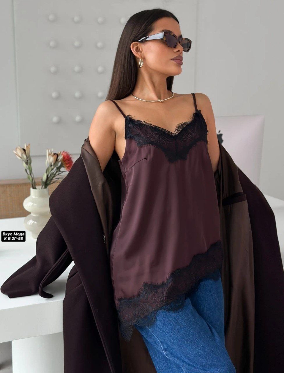 майка с кружевом,топ с кружевом,maje шелковый топ на бретелях с кружевом черный,шелковый топ,майка кружевная