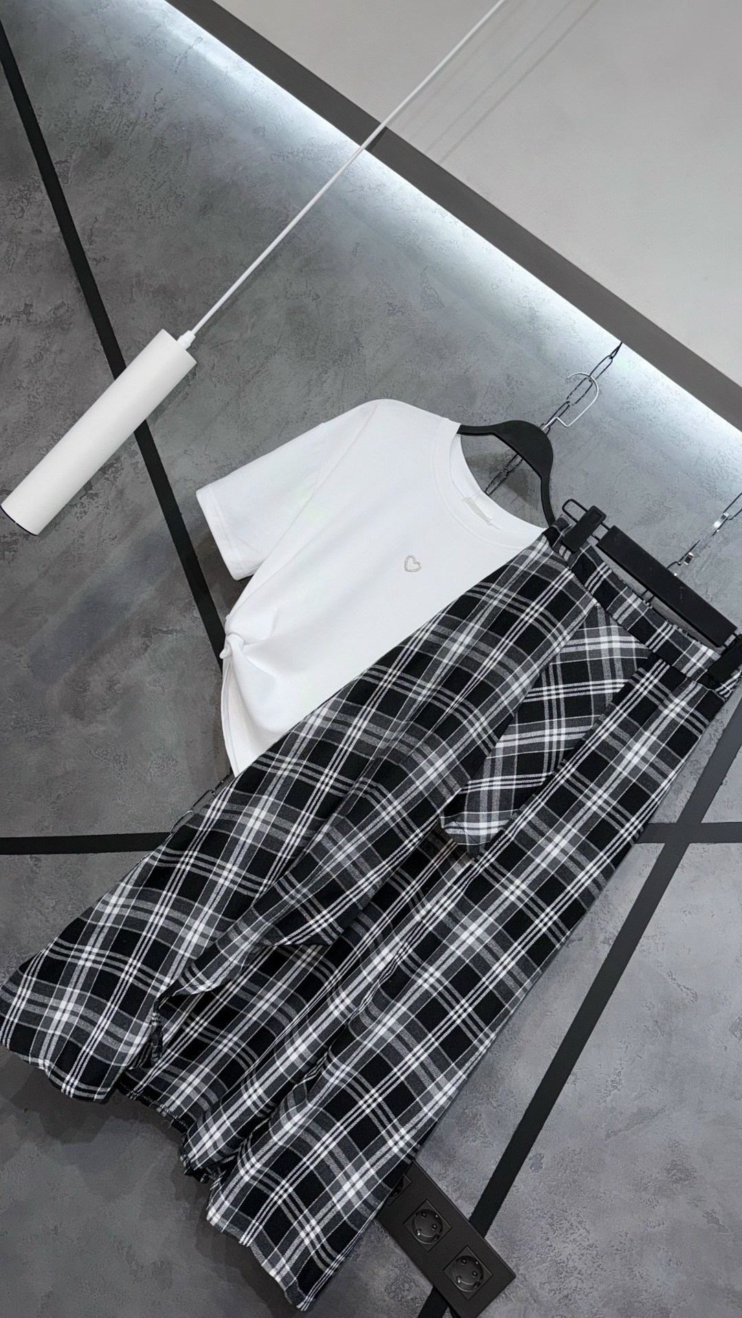 брюки женские клетчатые в стиле эмо,широкие брюки в клетку,штаны в клетку,брюки в клетку,брюки женские свободные клетчатые с широкими штанинами