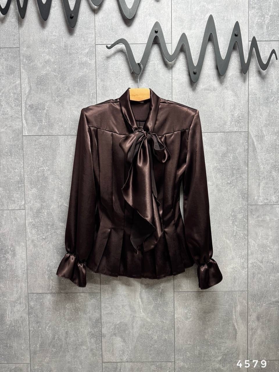 блузка с оборками,блузка с бантом,женская блузка с рюшами белая однотонная с длинным рукавом и бантом,белая блузка с бантом,рубашка с бантом