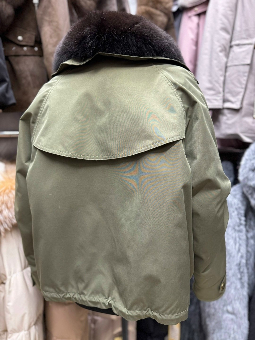 зеленая парка с мехом,зеленая парка с мехом песца,парка с натуральным мехом,парка с мехом,парки с мехом песца