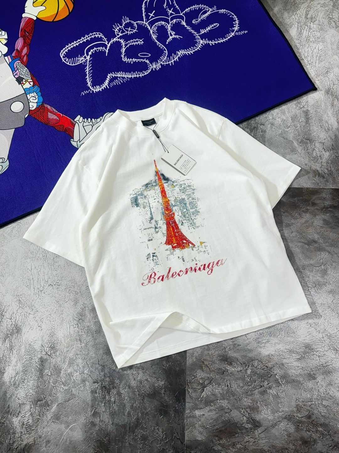 футболки брендовые,белые футболки,летние футболки,футболка с принтом,футболки и топы