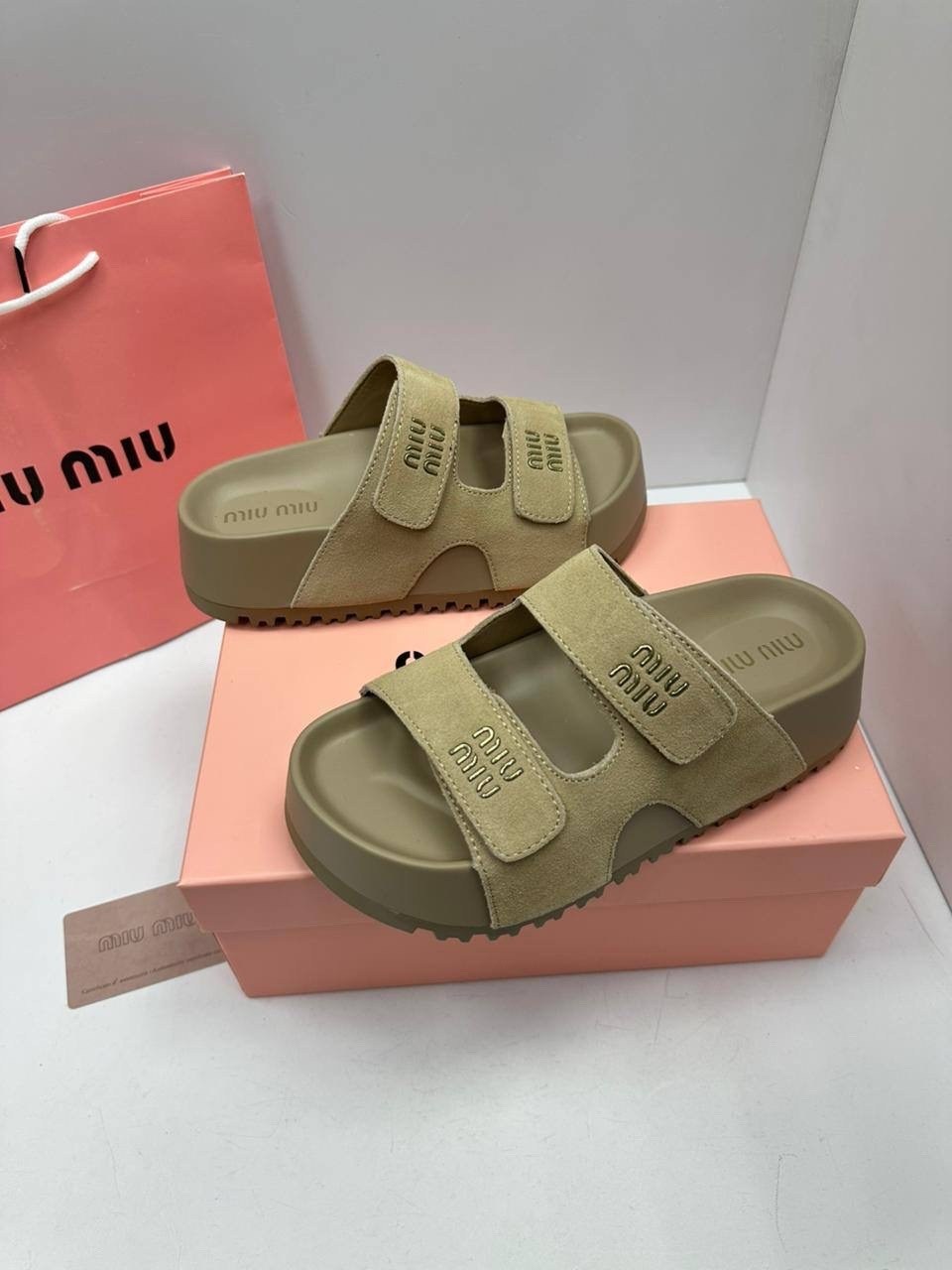 ,шлепанцы женские,шлепки miu miu,шлёпанцы miu miu,женские шлепки