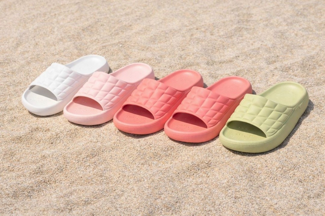 ,шлепанцы женские,тапочки модные,шлепки женские,белые шлепанцы