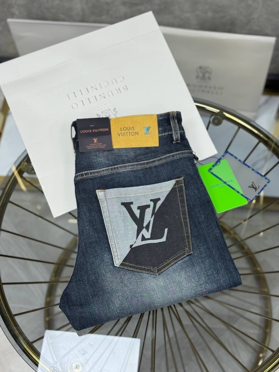 джинсы louis vuitton,мужские джинсы louis vuitton,мужские джинсы louis vuitton из денима,джинсы louis vuitton синие,louis vuitton мужская размер 38 с логотипом джинсы